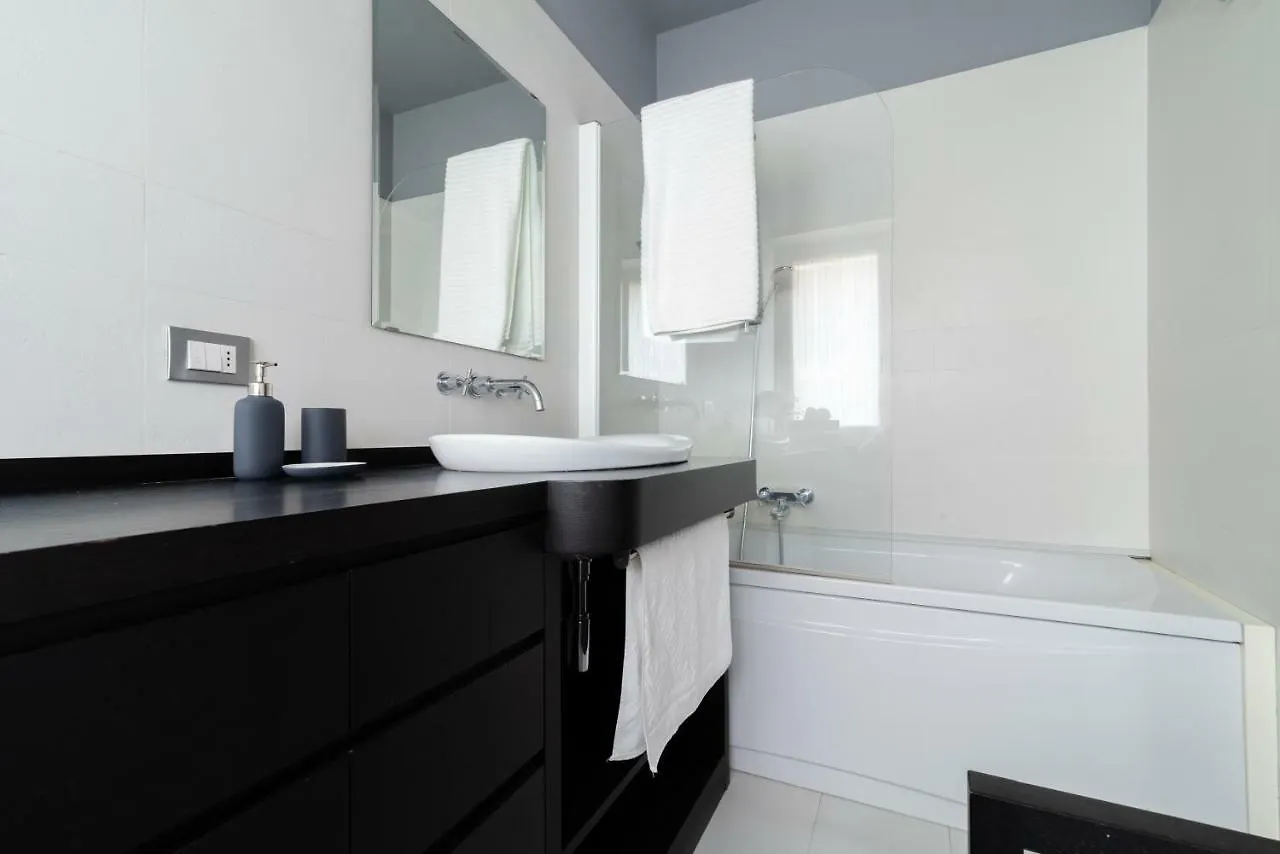 Grancini 6 - Pagano City Life Luxury Apartment ! Milan